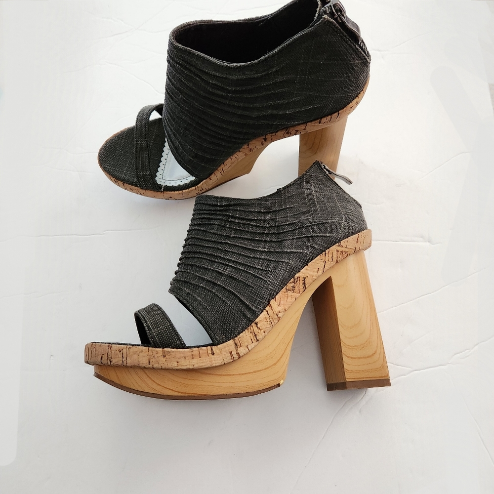 Unleashed Leather Wooden Cork Platform Sandals Shoes Black Tan NEW